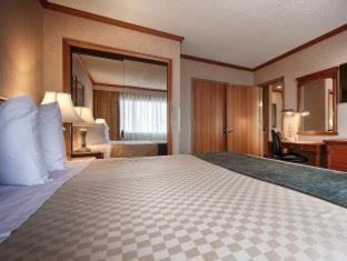 Best Western Los Angeles Worldport Hotel Room photo